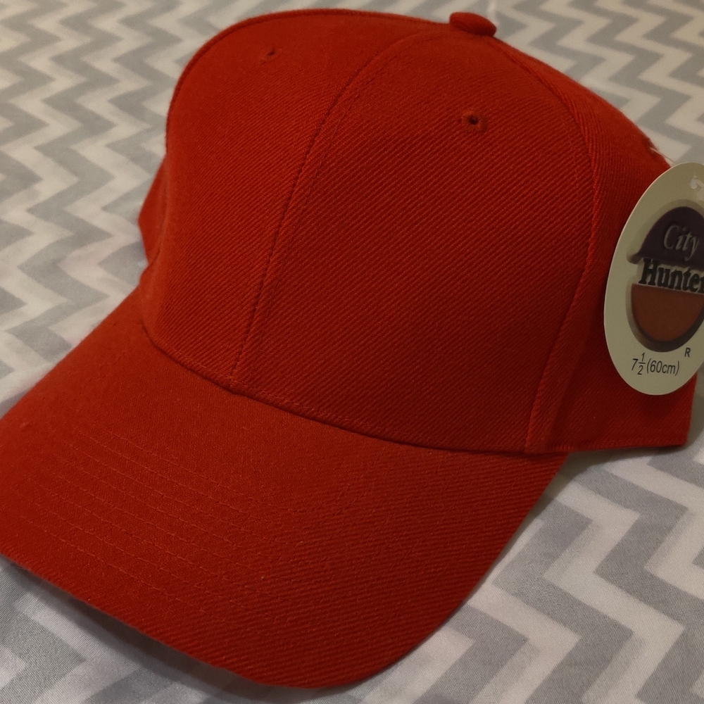 City Hunter, red fitted ball cap